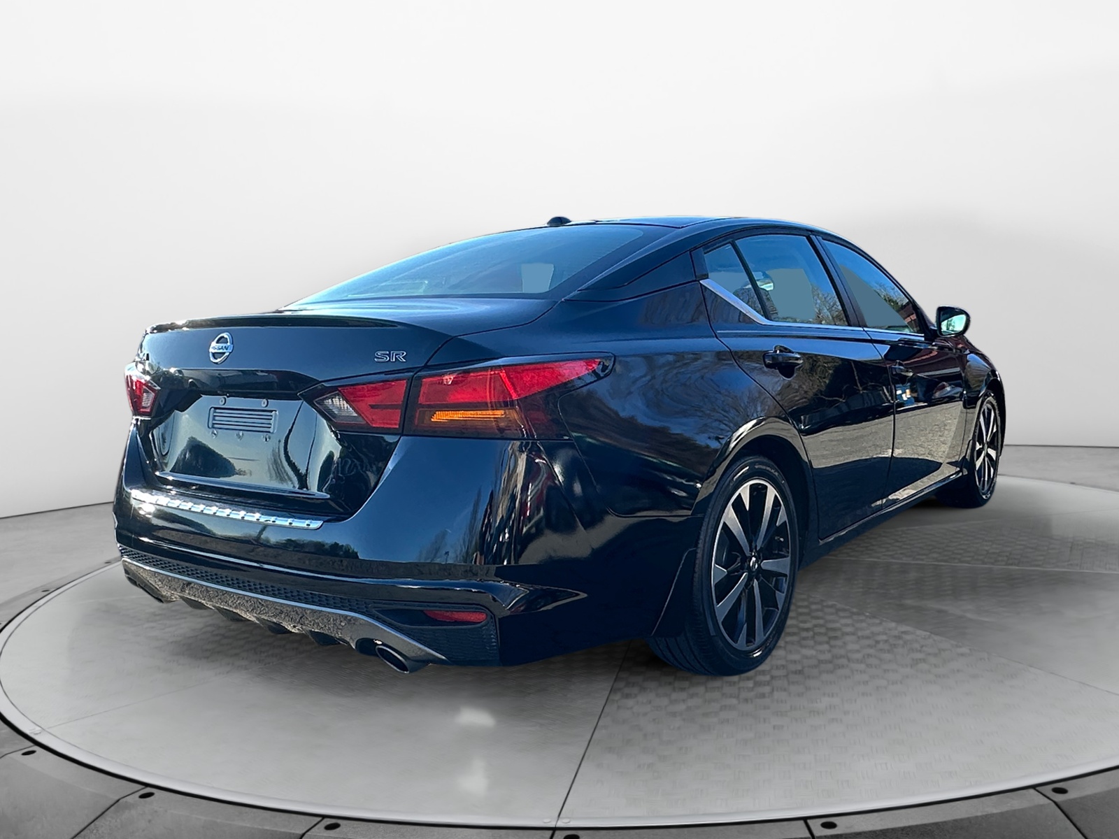 2019 Nissan Altima SR - Photo 9