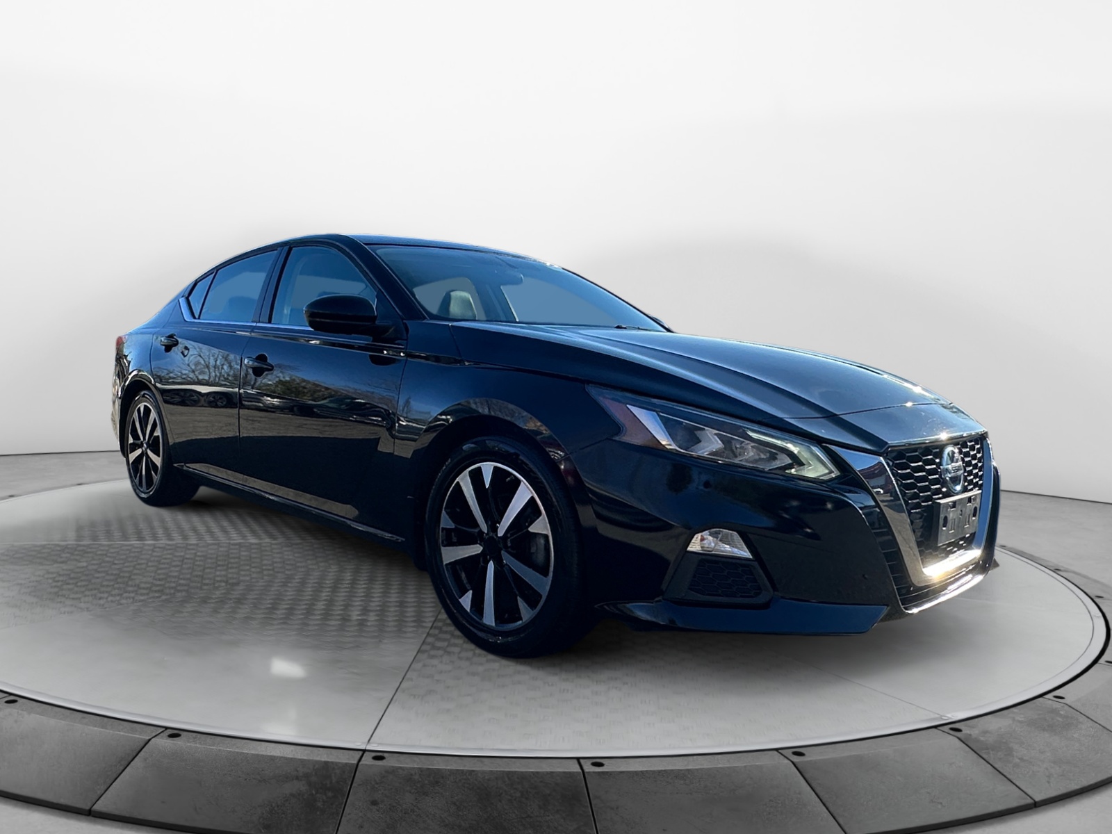 2019 Nissan Altima SR - Photo 13