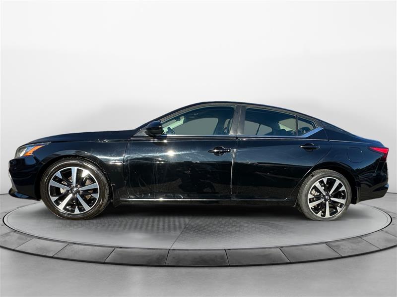 2019 Nissan Altima SR - Photo 4