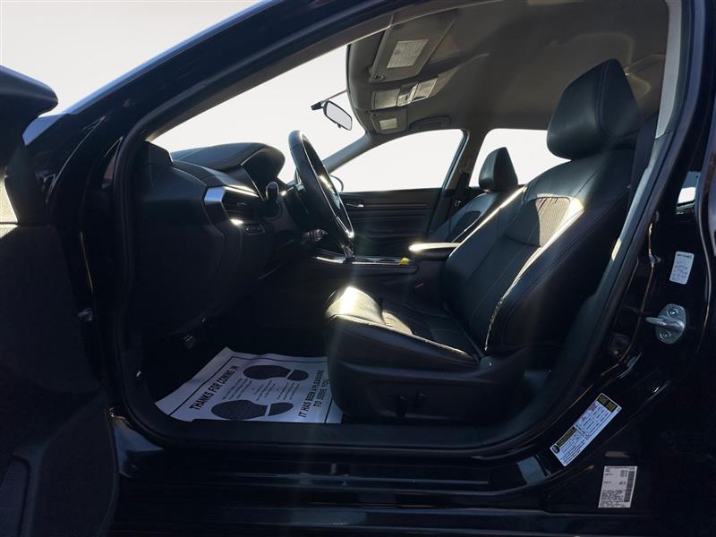 2019 Nissan Altima SR - Photo 18