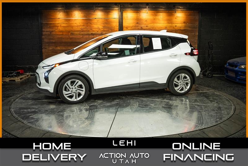 White 2023 Chevrolet Bolt EV 1LT FWD Hatchback Front-Wheel Drive Automatic