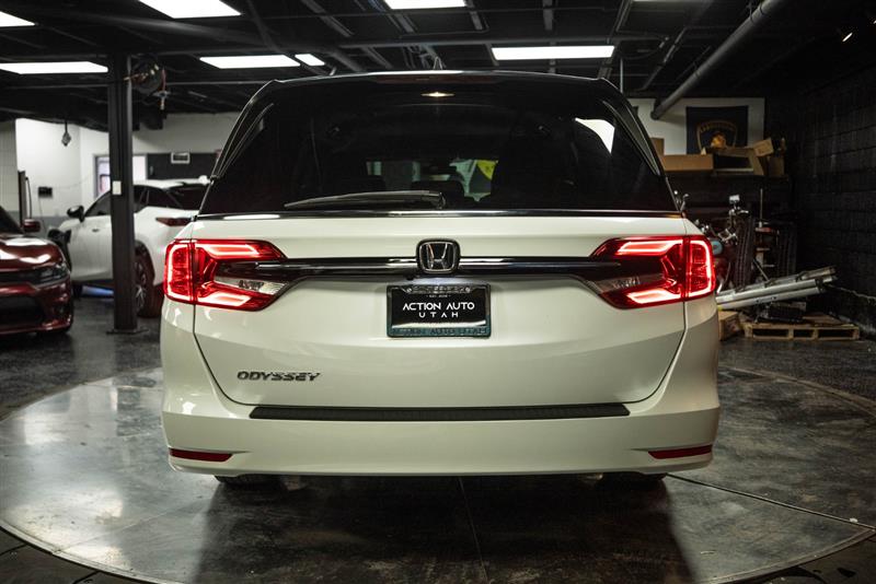 View vehicle photo 6