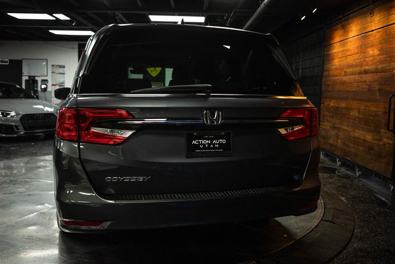 View vehicle photo 6