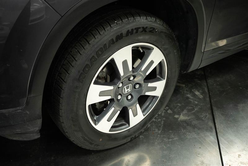 View vehicle photo 4