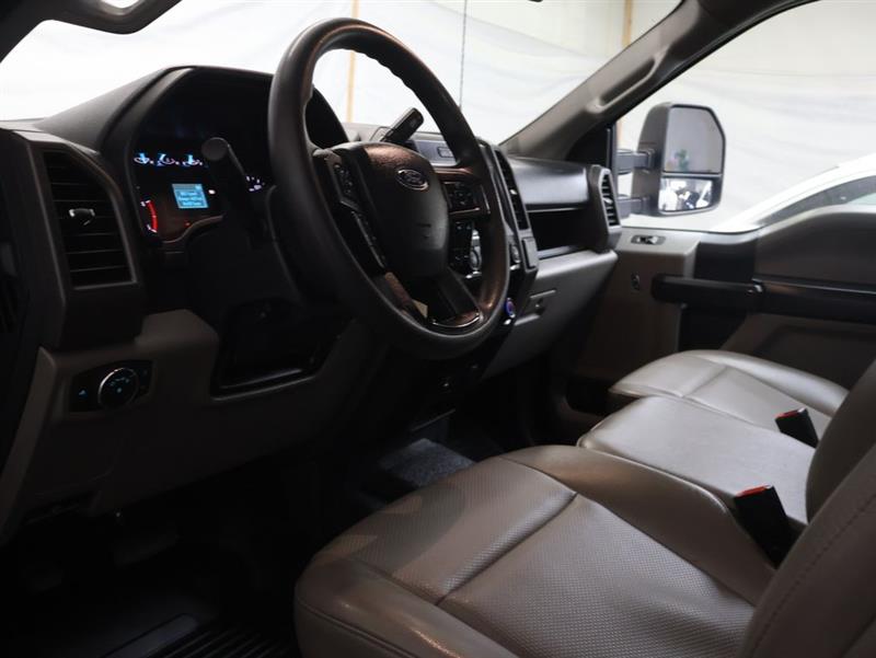 2022 FORD SUPER DUTY F-350 DRW XL