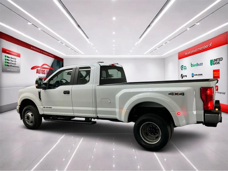 2022 FORD SUPER DUTY F-350 DRW XL