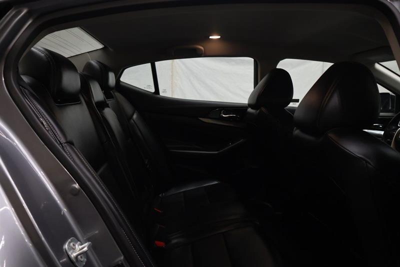 2023 NISSAN MAXIMA SV