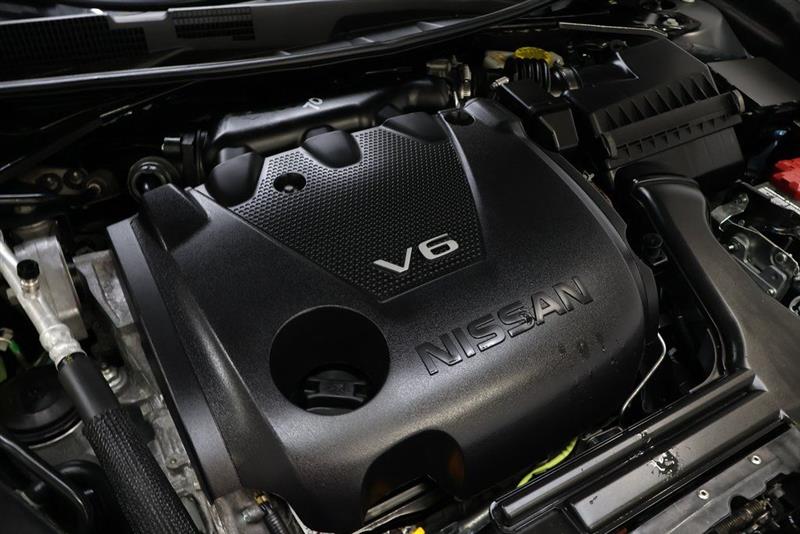 2023 NISSAN MAXIMA SV