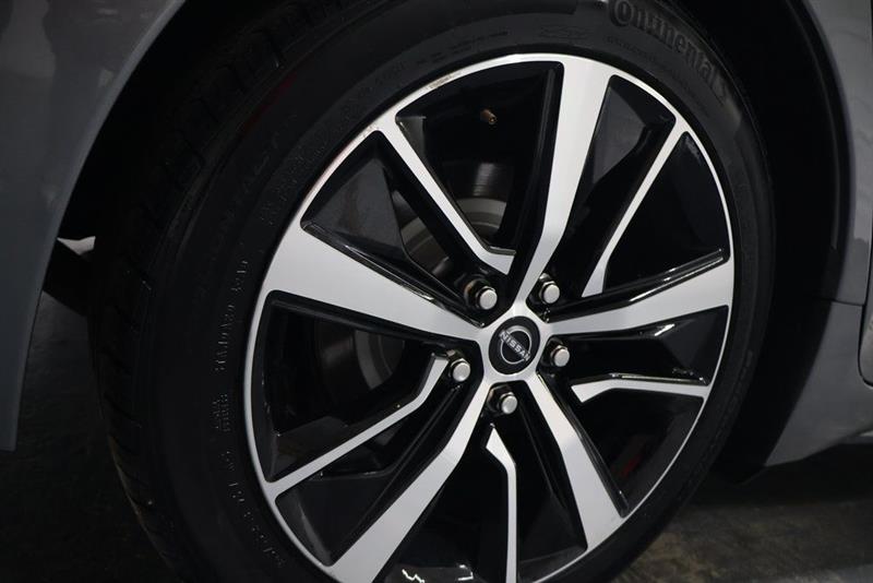 2023 NISSAN MAXIMA SV