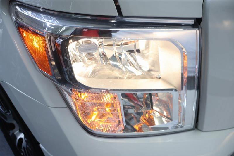 2022 NISSAN TITAN SV