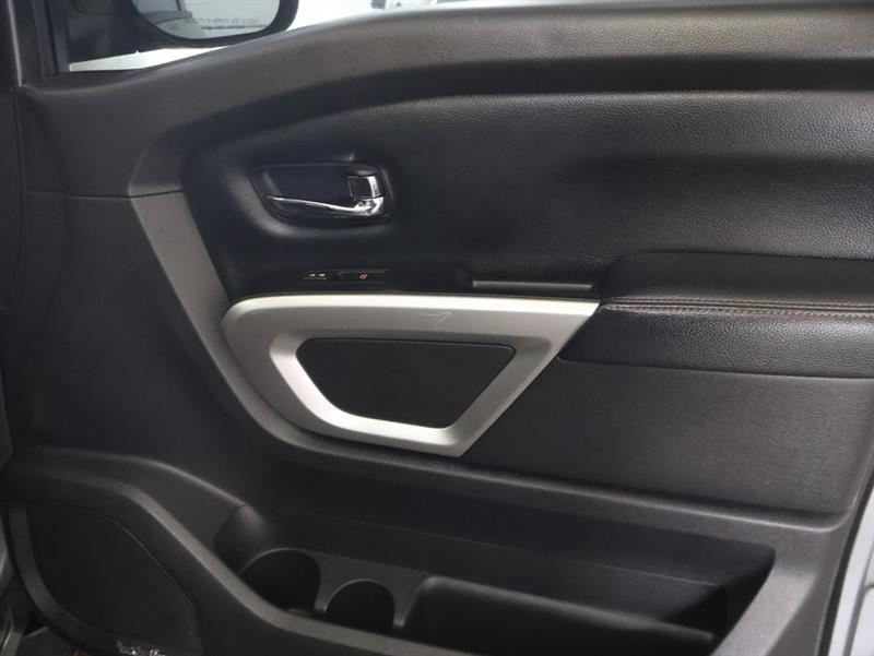 2017 NISSAN TITAN SL