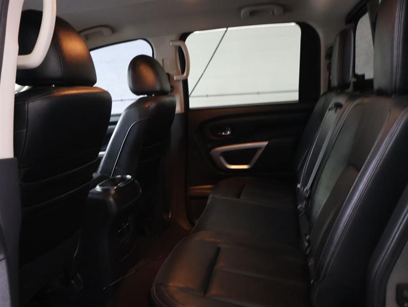 2017 NISSAN TITAN SL