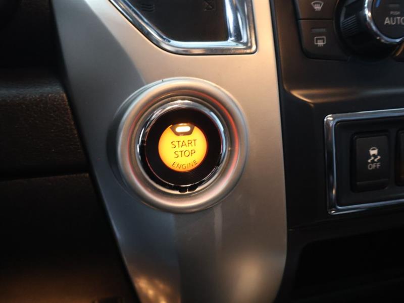 2017 NISSAN TITAN SL