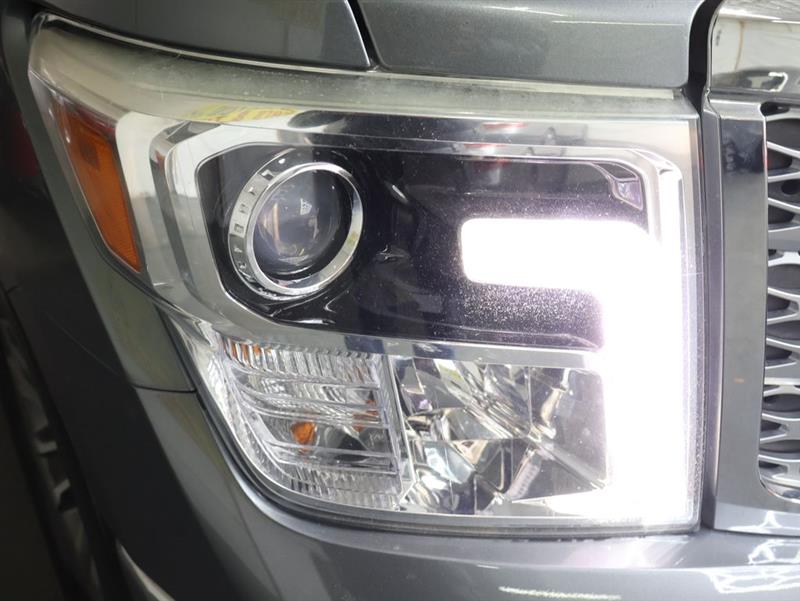 2017 NISSAN TITAN SL