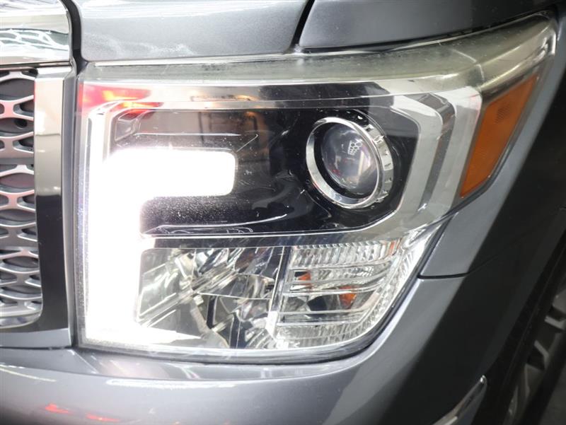 2017 NISSAN TITAN SL