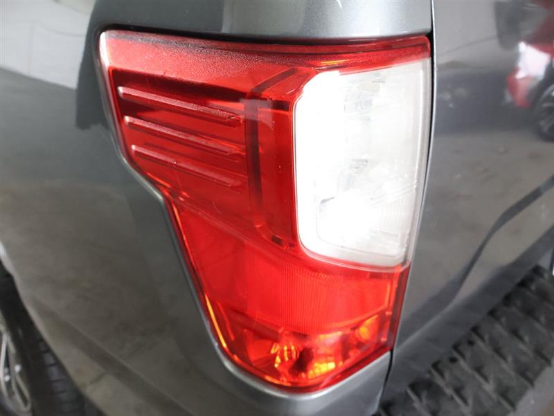 2017 NISSAN TITAN SL