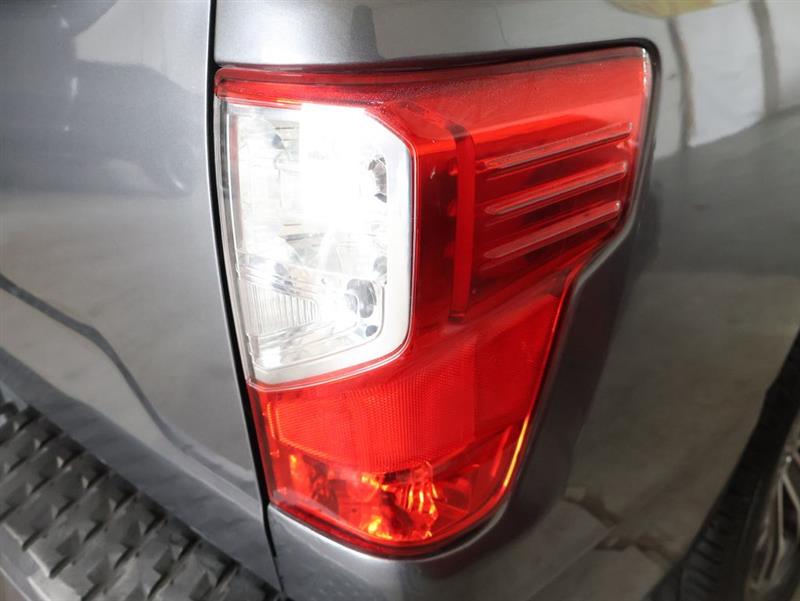 2017 NISSAN TITAN SL