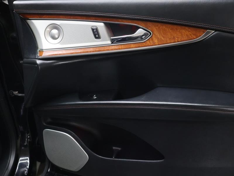 2020 LINCOLN NAUTILUS Black Label