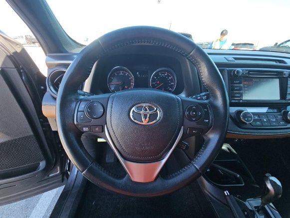 2017 TOYOTA RAV4 SE