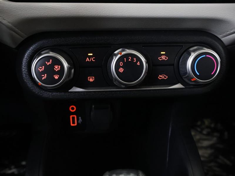 2022 NISSAN VERSA SV