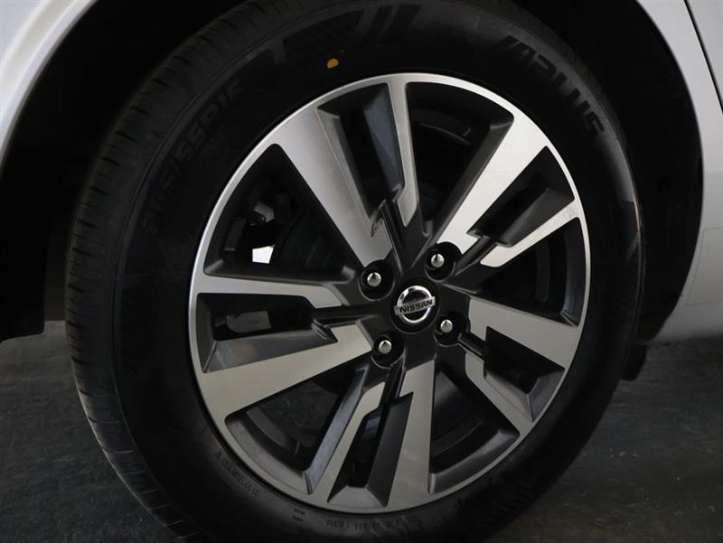 2022 NISSAN VERSA SV