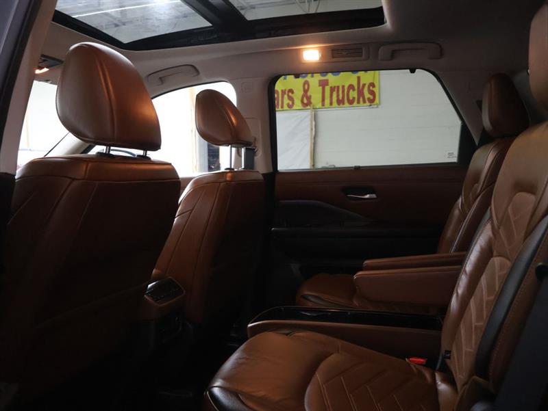 2022 NISSAN PATHFINDER PLATINUM