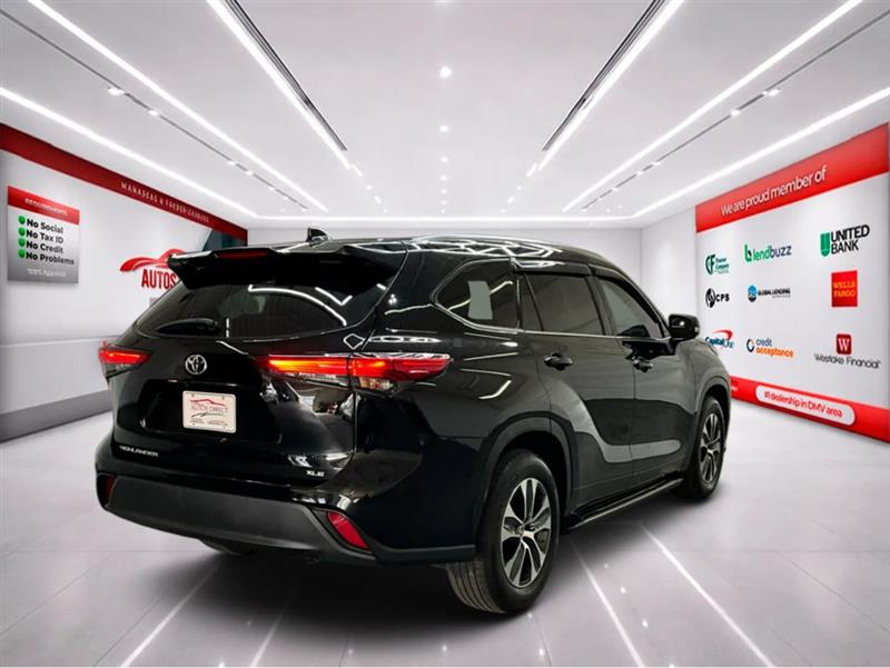 2021 TOYOTA HIGHLANDER XLE