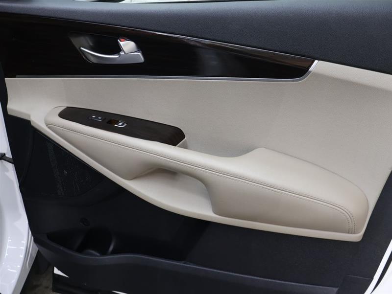 2019 KIA SORENTO EX V6