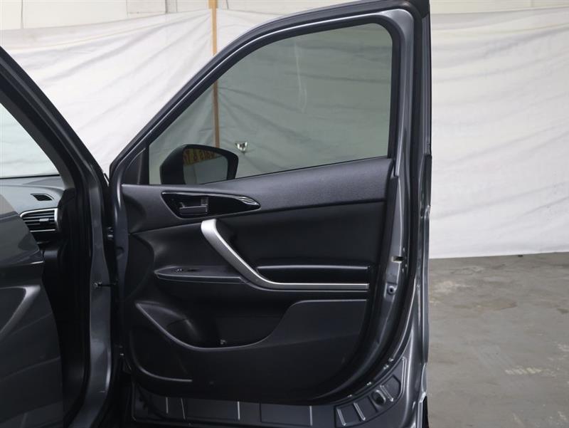 2020 MITSUBISHI ECLIPSE CROSS ES