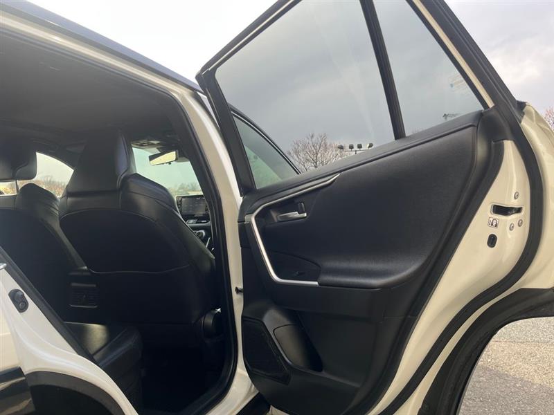 2020 TOYOTA RAV4 HYBRID XSE