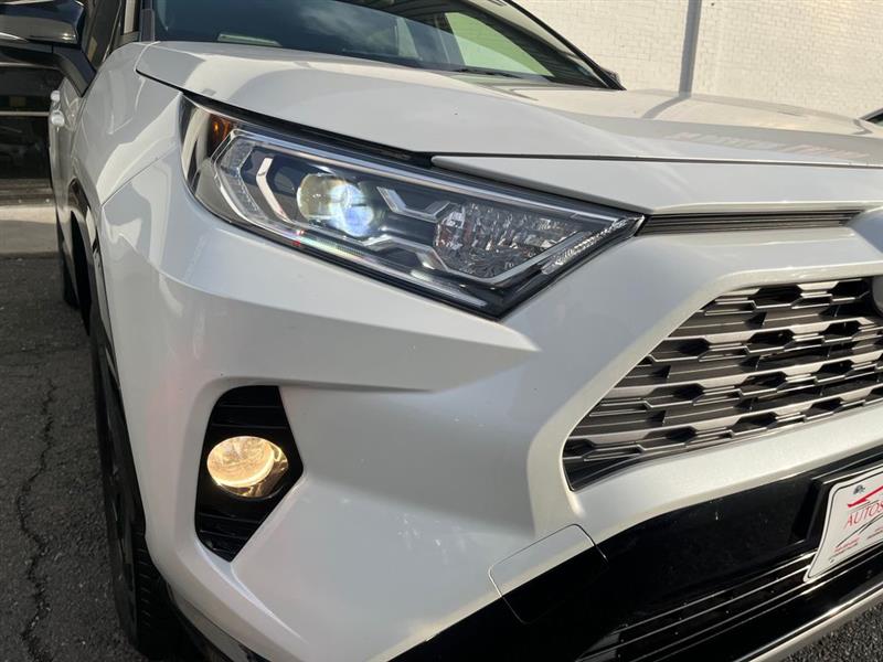 2020 TOYOTA RAV4 HYBRID XSE