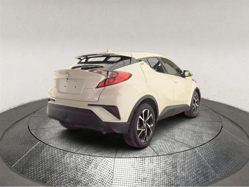 2021 TOYOTA C-HR XLE