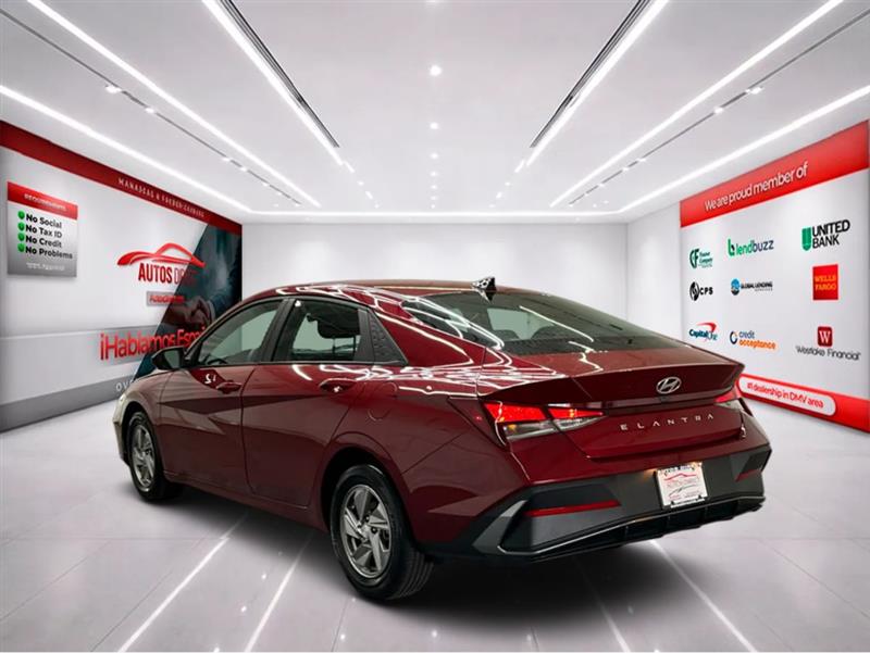 2024 HYUNDAI ELANTRA SE