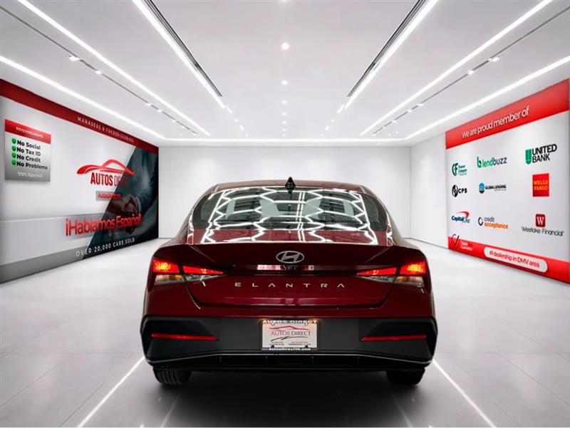 2024 HYUNDAI ELANTRA SE