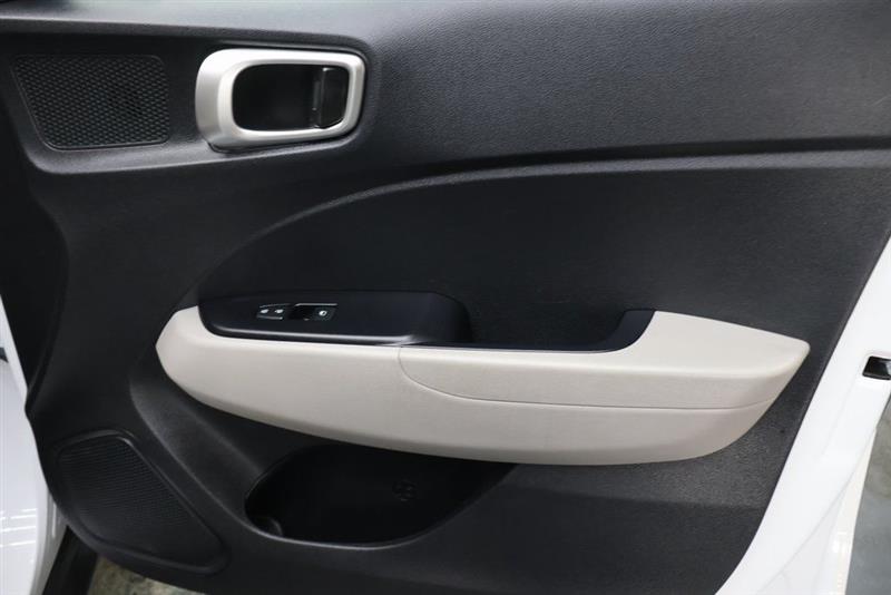 2022 HYUNDAI VENUE SEL