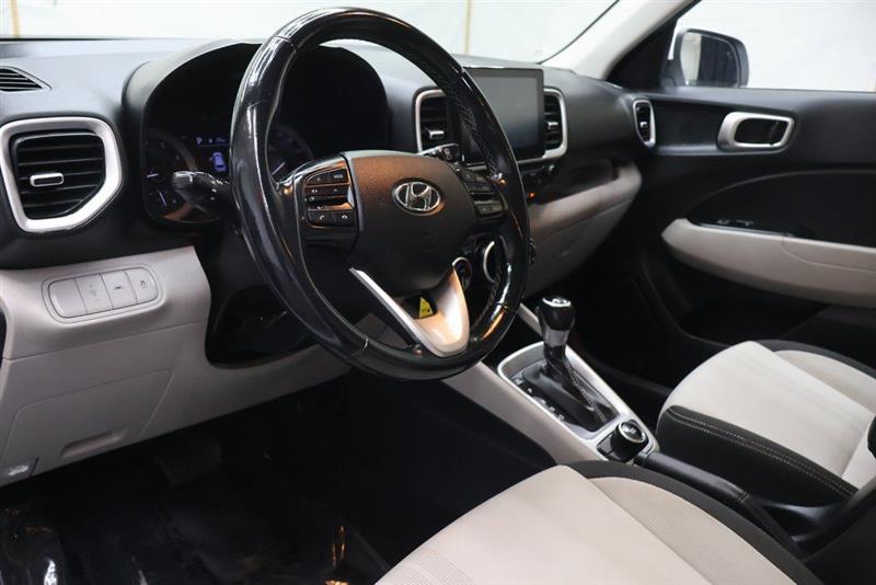 2022 HYUNDAI VENUE SEL
