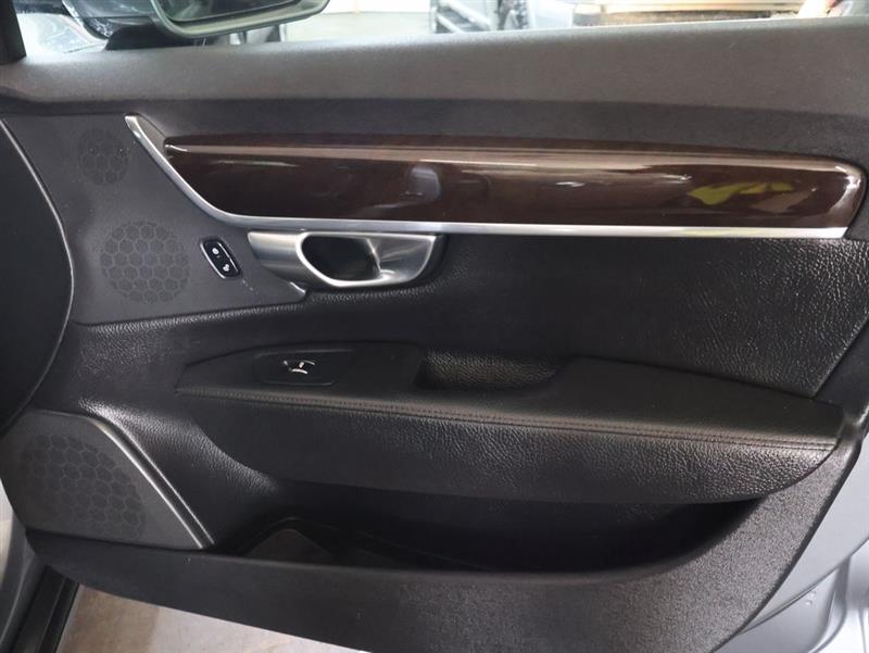 2018 VOLVO S90 MOMENTUM