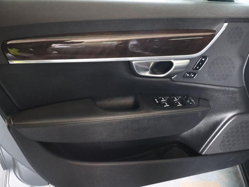 2018 VOLVO S90 MOMENTUM