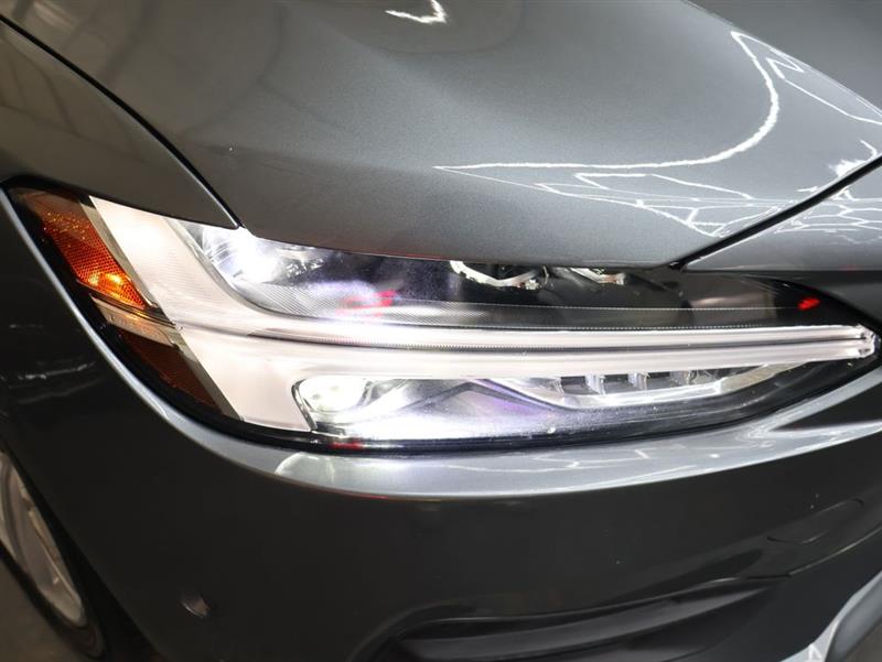 2018 VOLVO S90 MOMENTUM