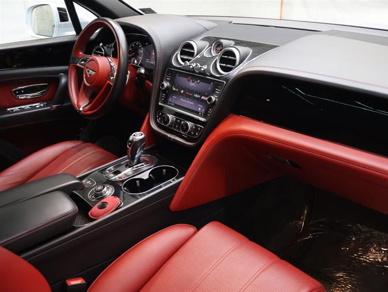 2019 BENTLEY BENTAYGA V8