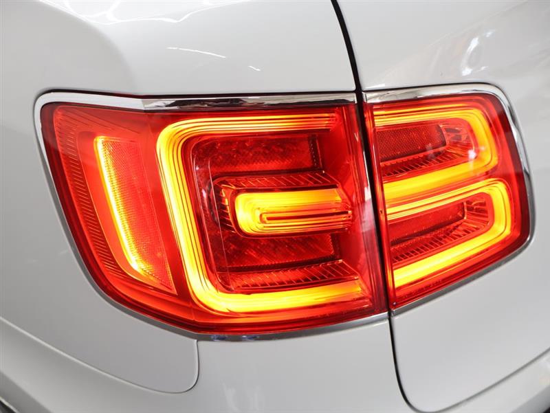 2019 BENTLEY BENTAYGA V8