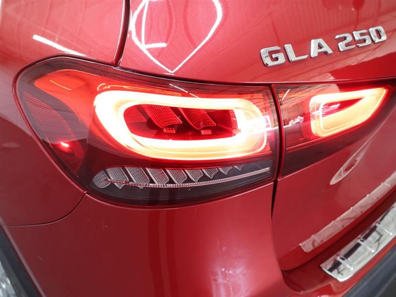 2021 MERCEDES-BENZ GLA250 