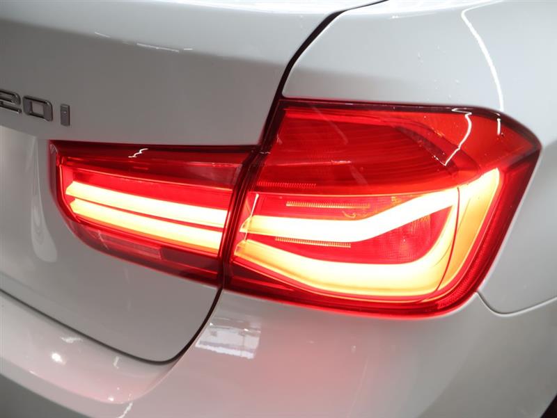 2017 BMW 3 SERIES 320i