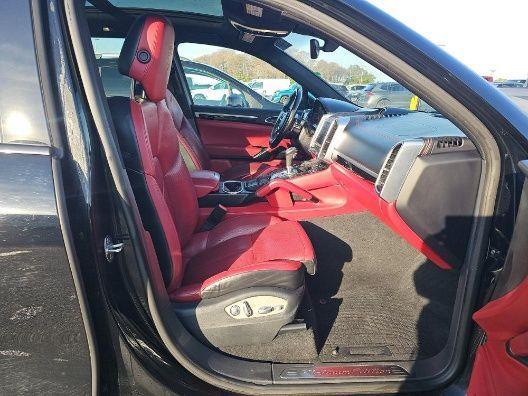 2017 PORSCHE CAYENNE 