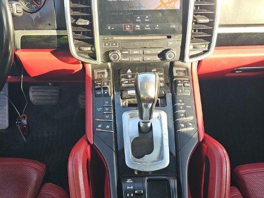 2017 PORSCHE CAYENNE 