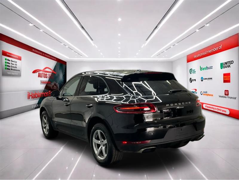 2018 PORSCHE MACAN 