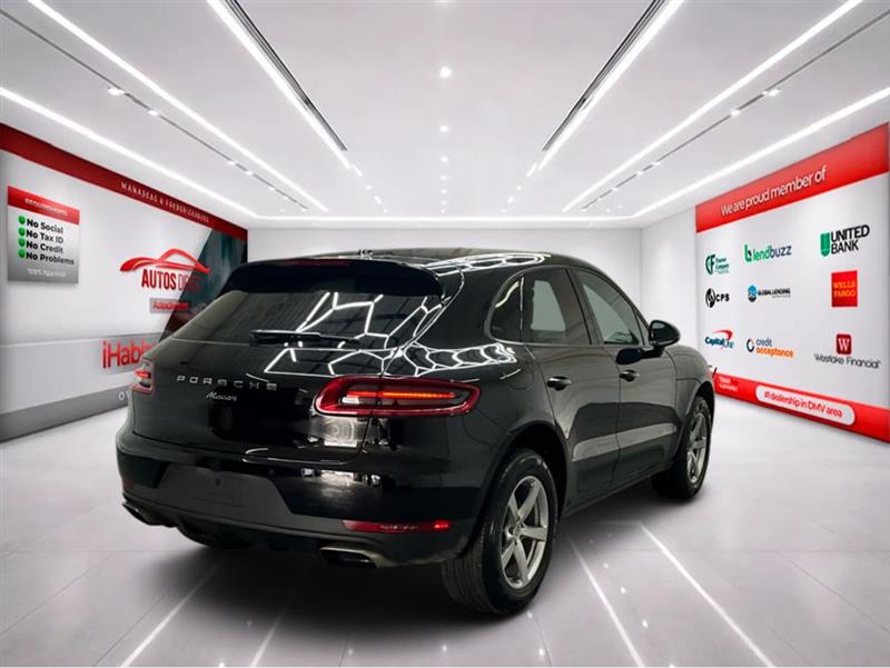 2018 PORSCHE MACAN 