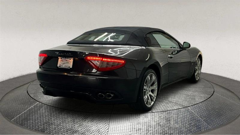 2015 MASERATI GRANTURISMO Base