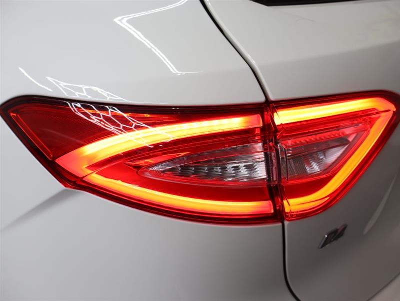 2020 MASERATI LEVANTE 