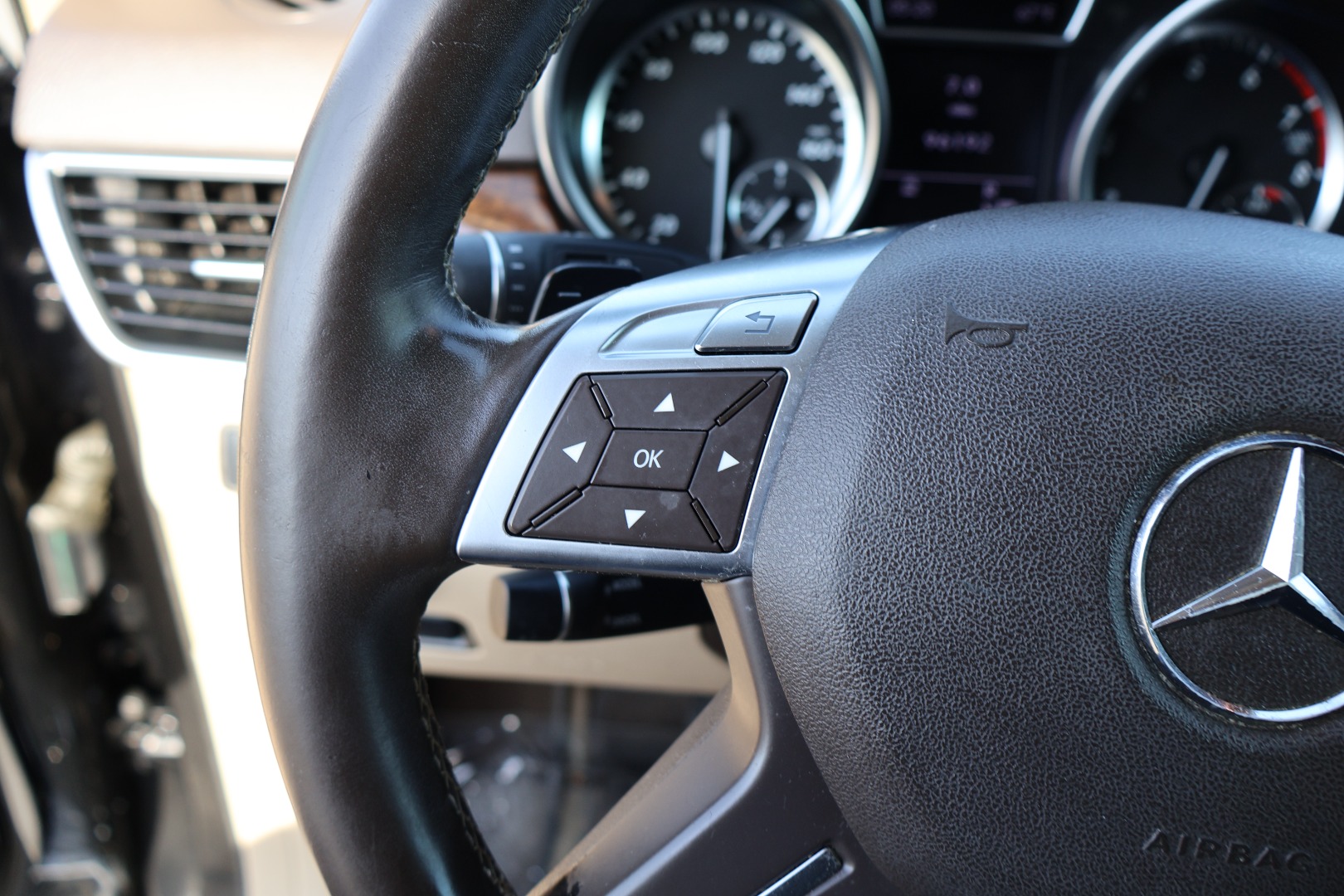 2012 Mercedes-Benz M-Class ML350 - Photo 22